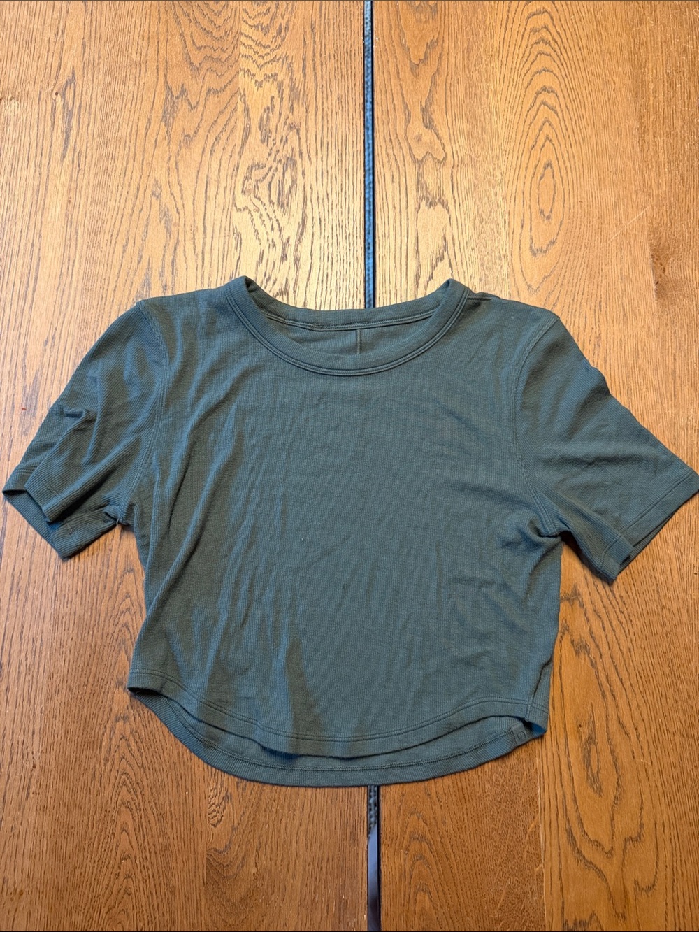 Lululemon Olive Green Short Sleeve Cropped Tee